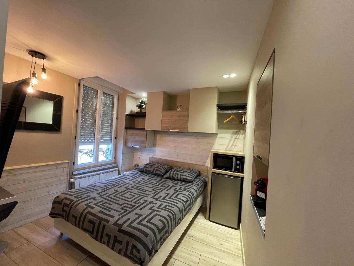Rdc 1 - Chambre Meublee Au Coeur Du Centre Ville De Монлюсон Екстер'єр фото